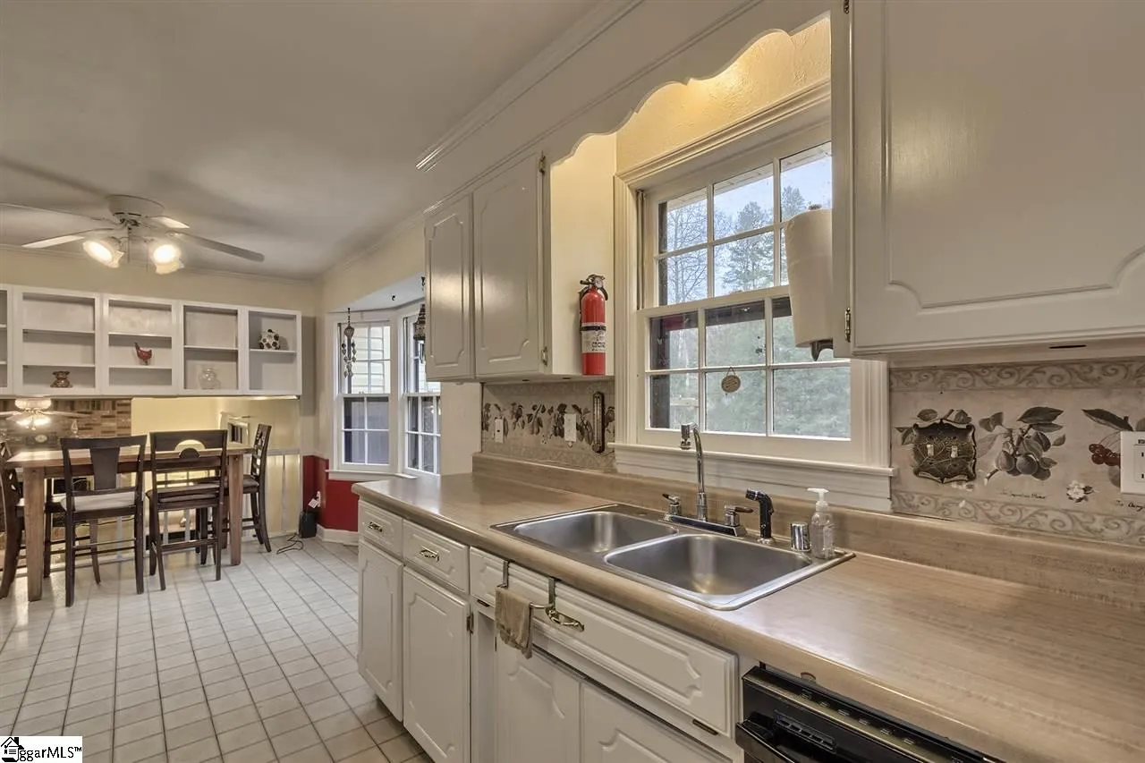 Property image 5 at 6 Crowndale Court, Taylors, SC 29687
