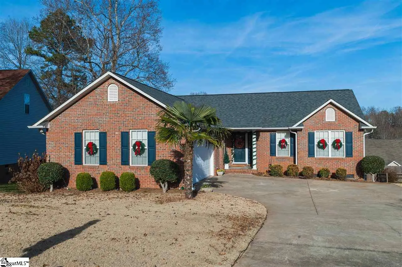 Property image 1 at 345 Worthington Circle, Spartanburg, SC 29303-6401