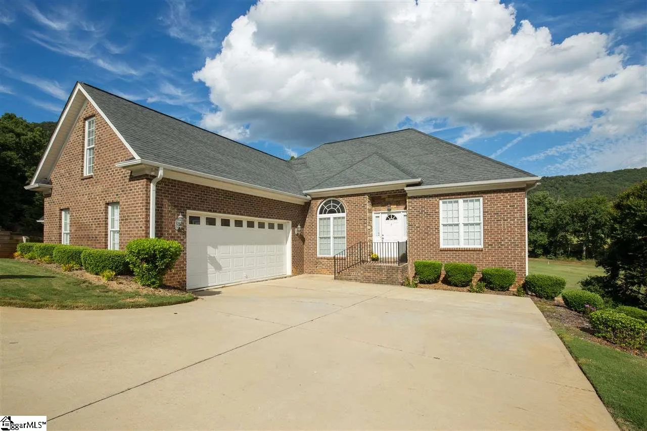 Property image 1 at 9 Belle Terre Court, Greenville, SC 29609