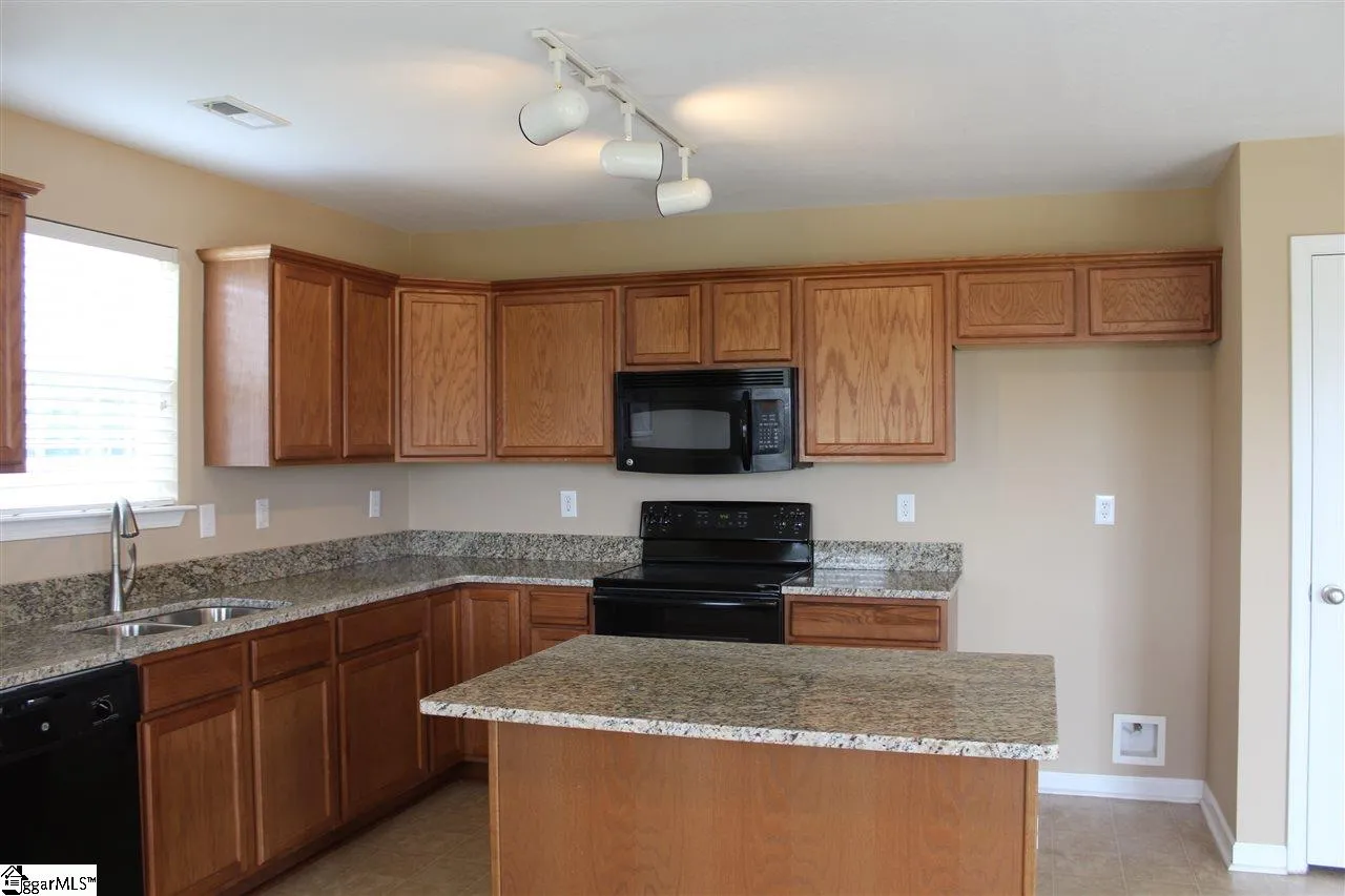 Property image 3 at 100 Lost Lake Drive, Simpsonville, SC 29681