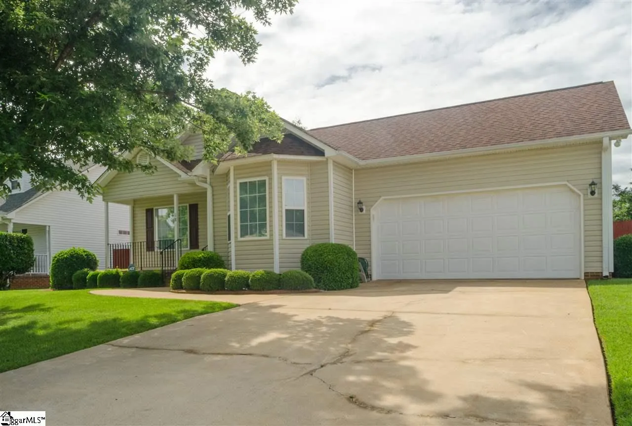 Property image 3 at 18 River Watch Drive, Greenville, SC 29605