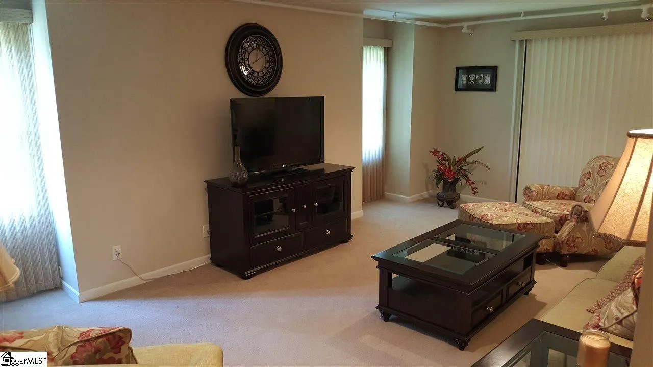 Property image 3 at 105 Swansgate Place, Greenville, SC 29605-5318