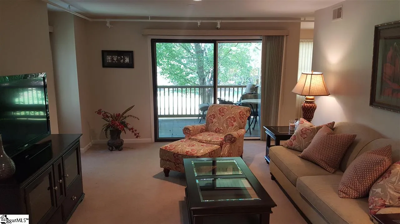 Property image 4 at 105 Swansgate Place, Greenville, SC 29605-5318