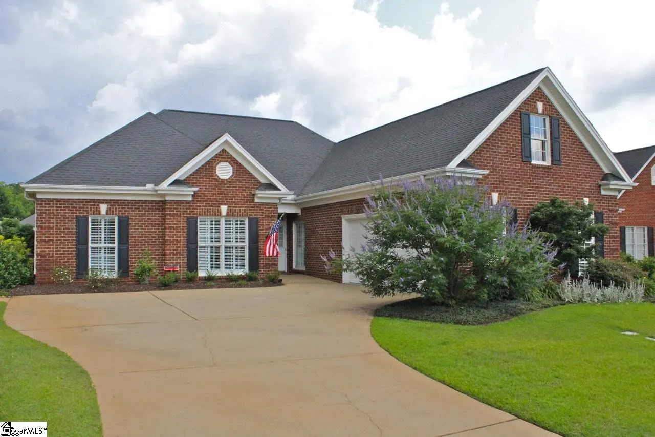 Property image 1 at 6 Audrey Lane, Greenville, SC 29615