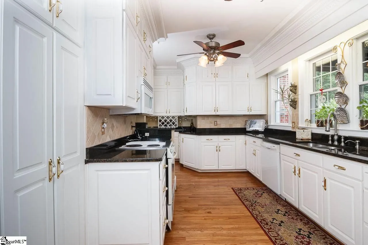 Property image 4 at 308 W Walnut Street, Clinton, SC 29325