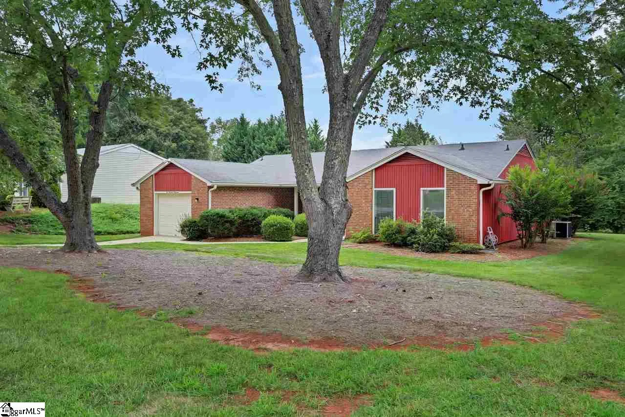 Property image 2 at 114 Woodstock Lane, Greer, SC 29650