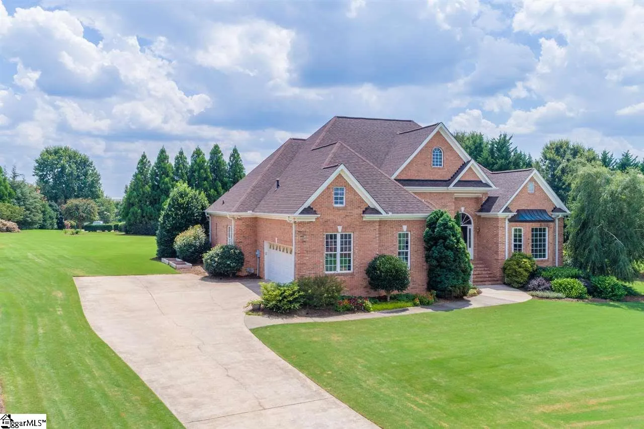 Property image 2 at 329 Crepe Myrtle Drive, Greer, SC 29651