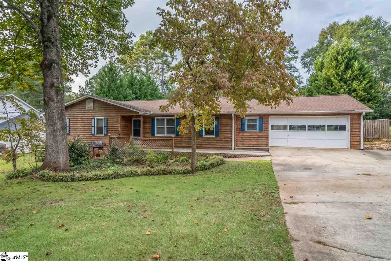 Property image 1 at 802 Brentwood Way, Simpsonville, SC 29680
