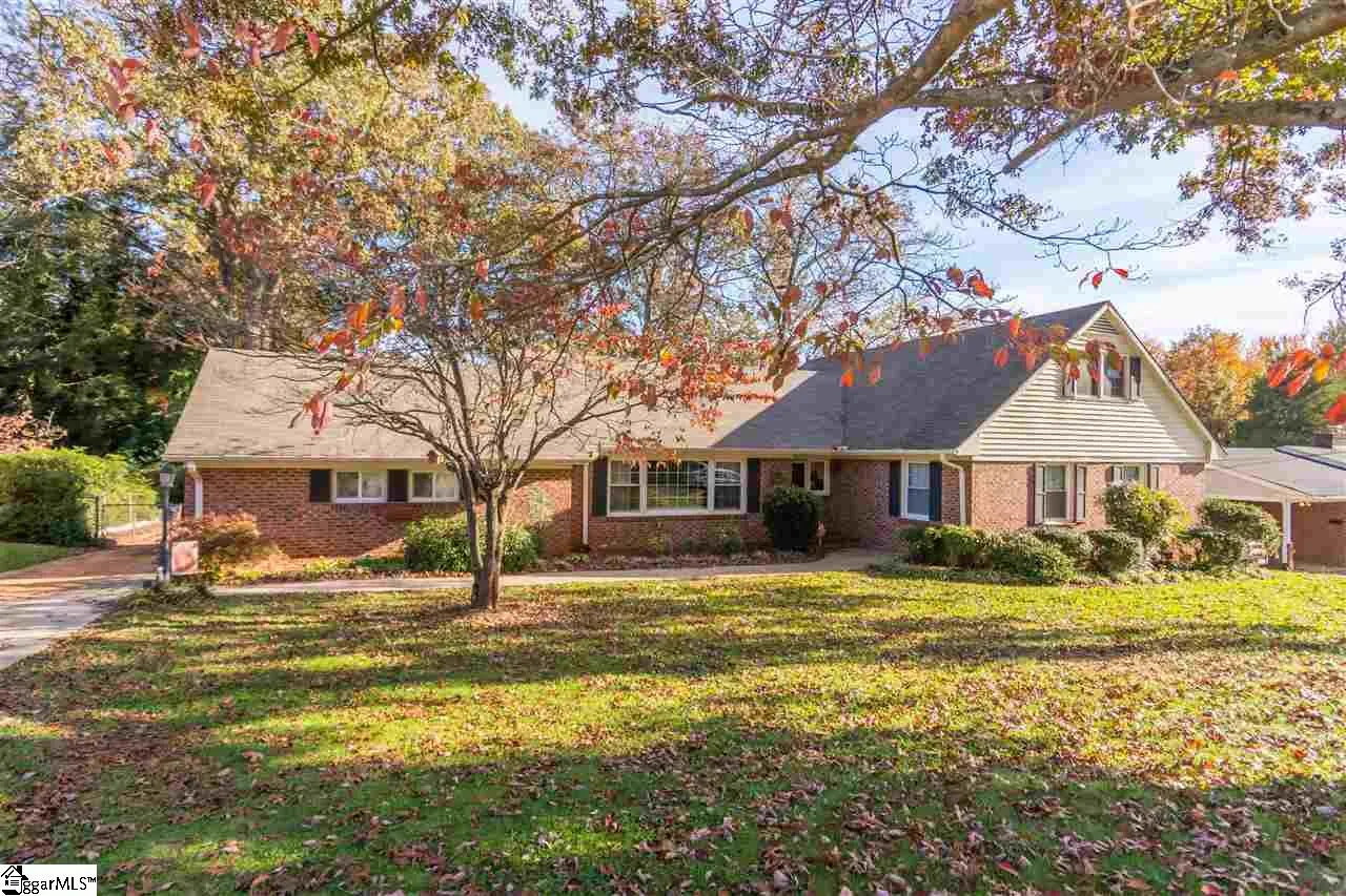 Property image 2 at 108 Lake Forest Drive, Greenville, SC 29609