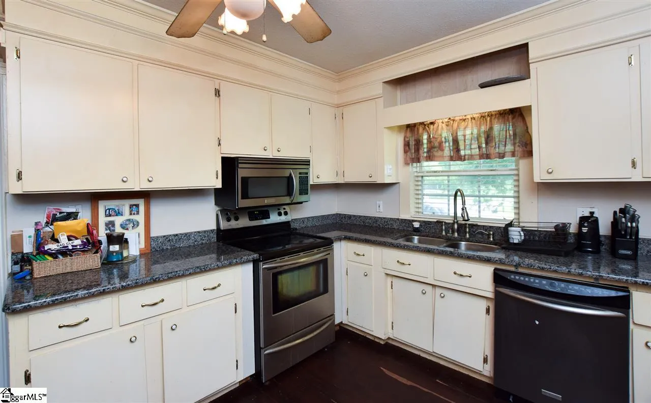 Property image 4 at 621 Hickory Drive, Startex, SC 29377