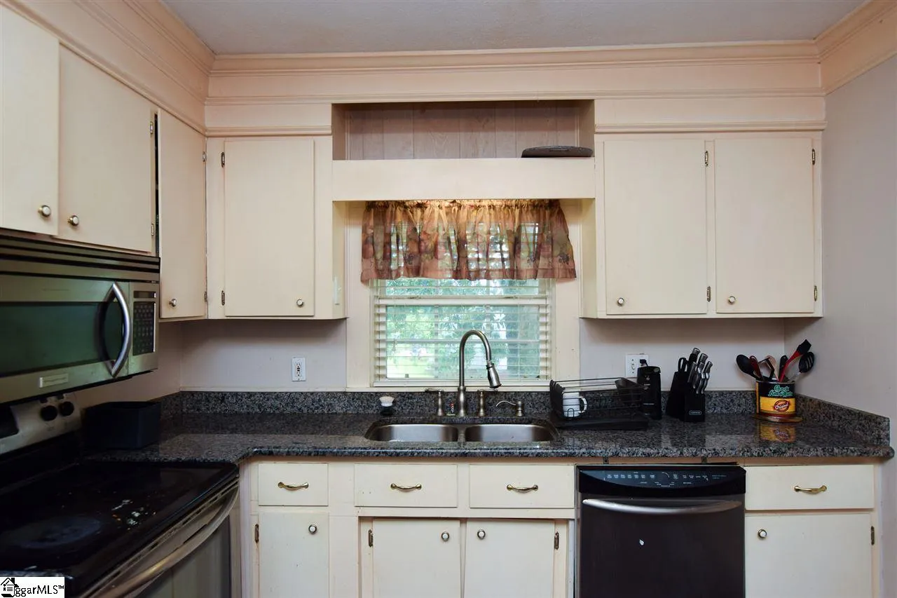 Property image 5 at 621 Hickory Drive, Startex, SC 29377