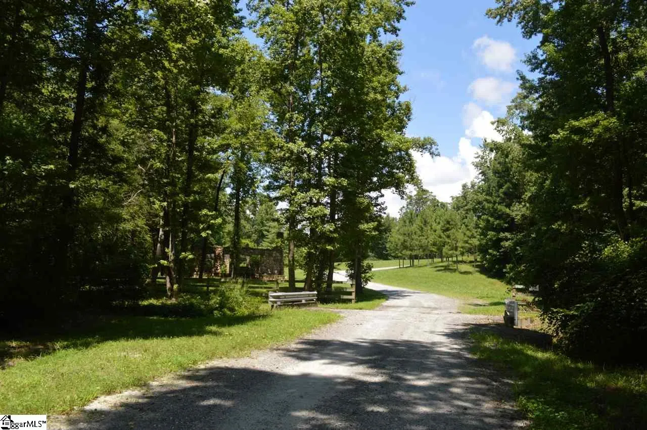 Property image 4 at 75 Stone Cottage Lane, Landrum, SC 29356