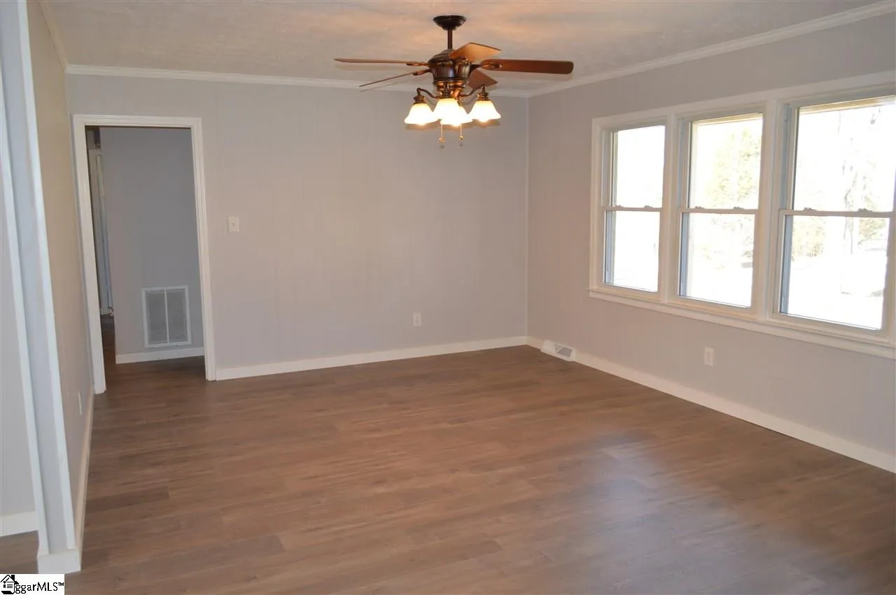 Property image 3 at 1202 Tall Oaks Circle, Piedmont, SC 29673