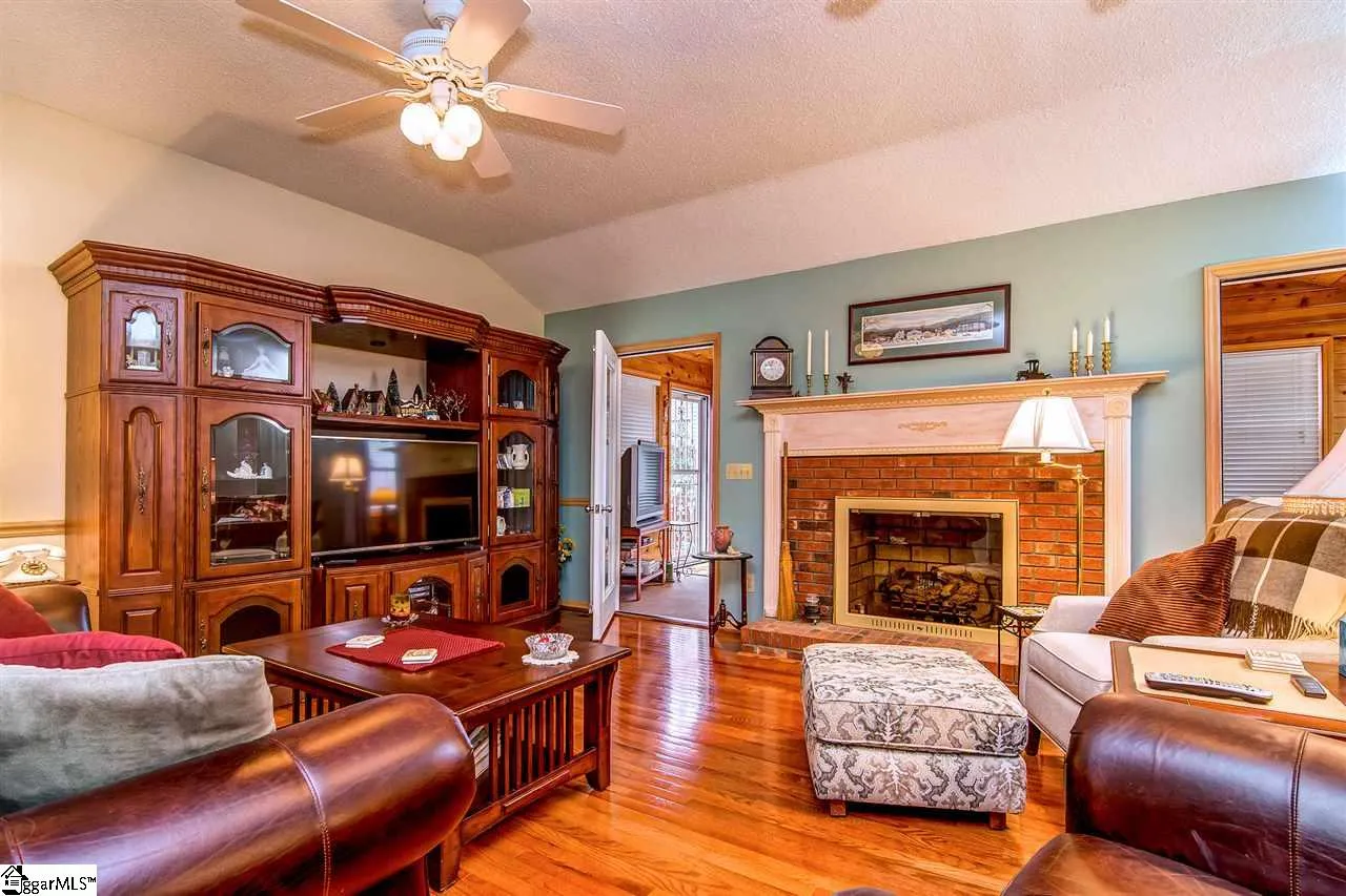 Property image 3 at 5 Mill Estate Road, Taylors, SC 29687