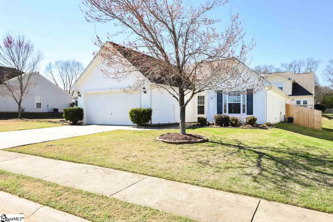 Property image 3 at 211 Bellport Drive, Greenville, SC 29607