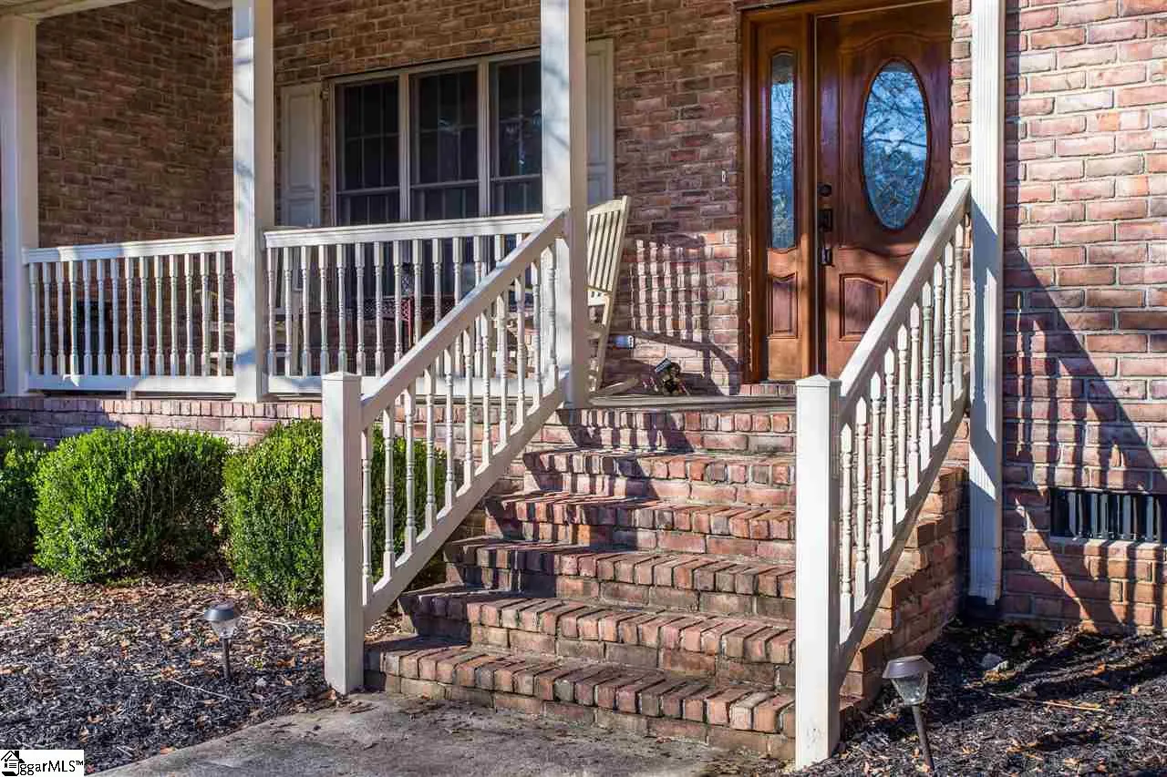 Property image 5 at 6 Cherry Field Court, Greer, SC 29651