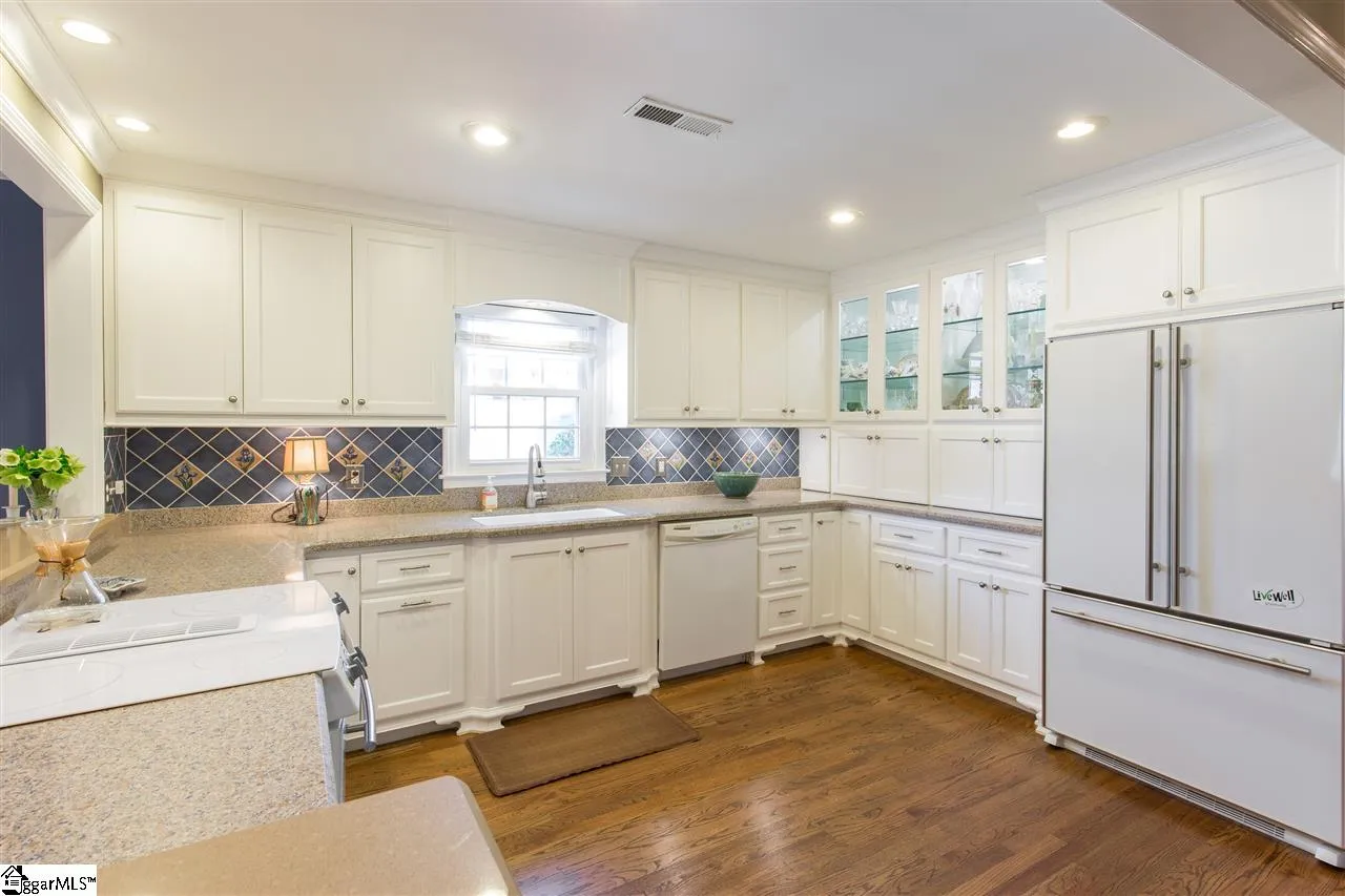 Property image 3 at 100 Fairoaks Drive, Greenville, SC 29615