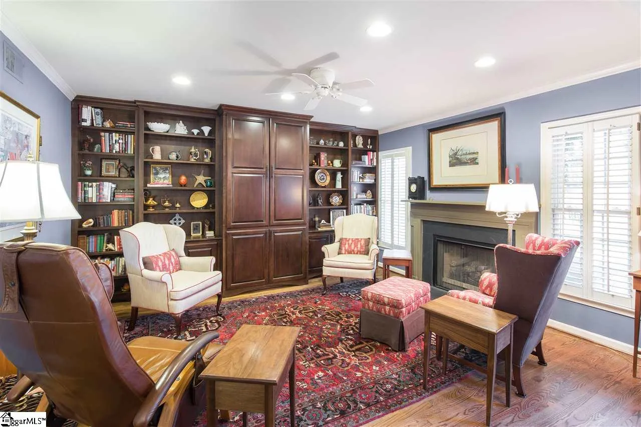 Property image 4 at 100 Fairoaks Drive, Greenville, SC 29615