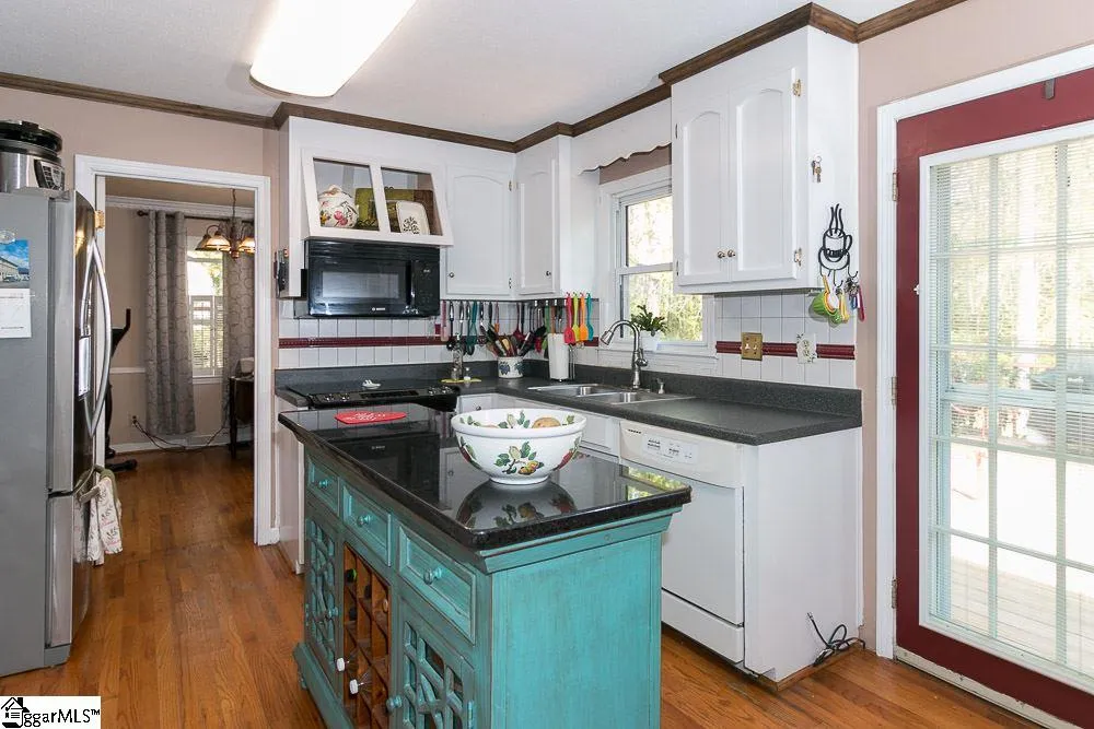Property image 3 at 8 Crowndale Court, Taylors, SC 29687