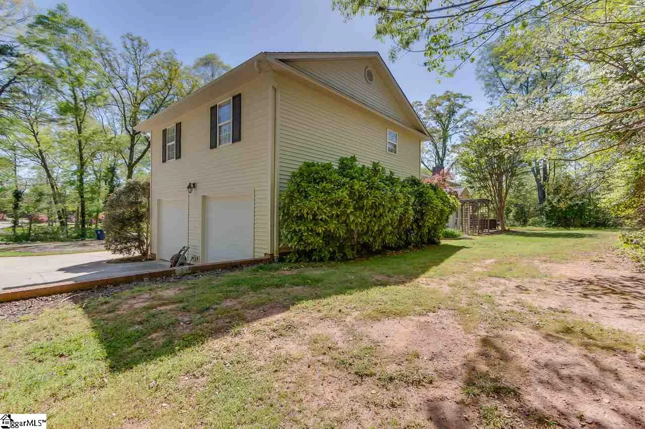 Property image 3 at 20 Rocky Creek Lane, Greenville, SC 29615