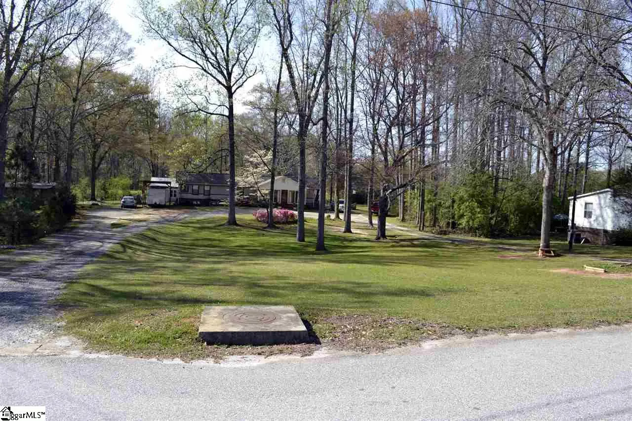 Property image 3 at 116 Putman Street, Simpsonville, SC 29681