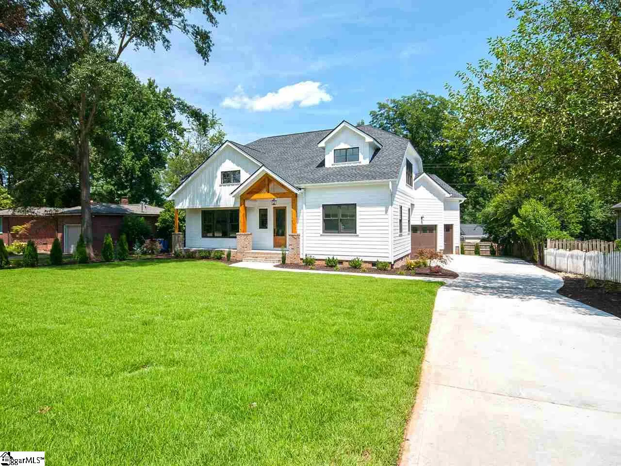 Property image 2 at 1822 N Main Street, Greenville, SC 29609