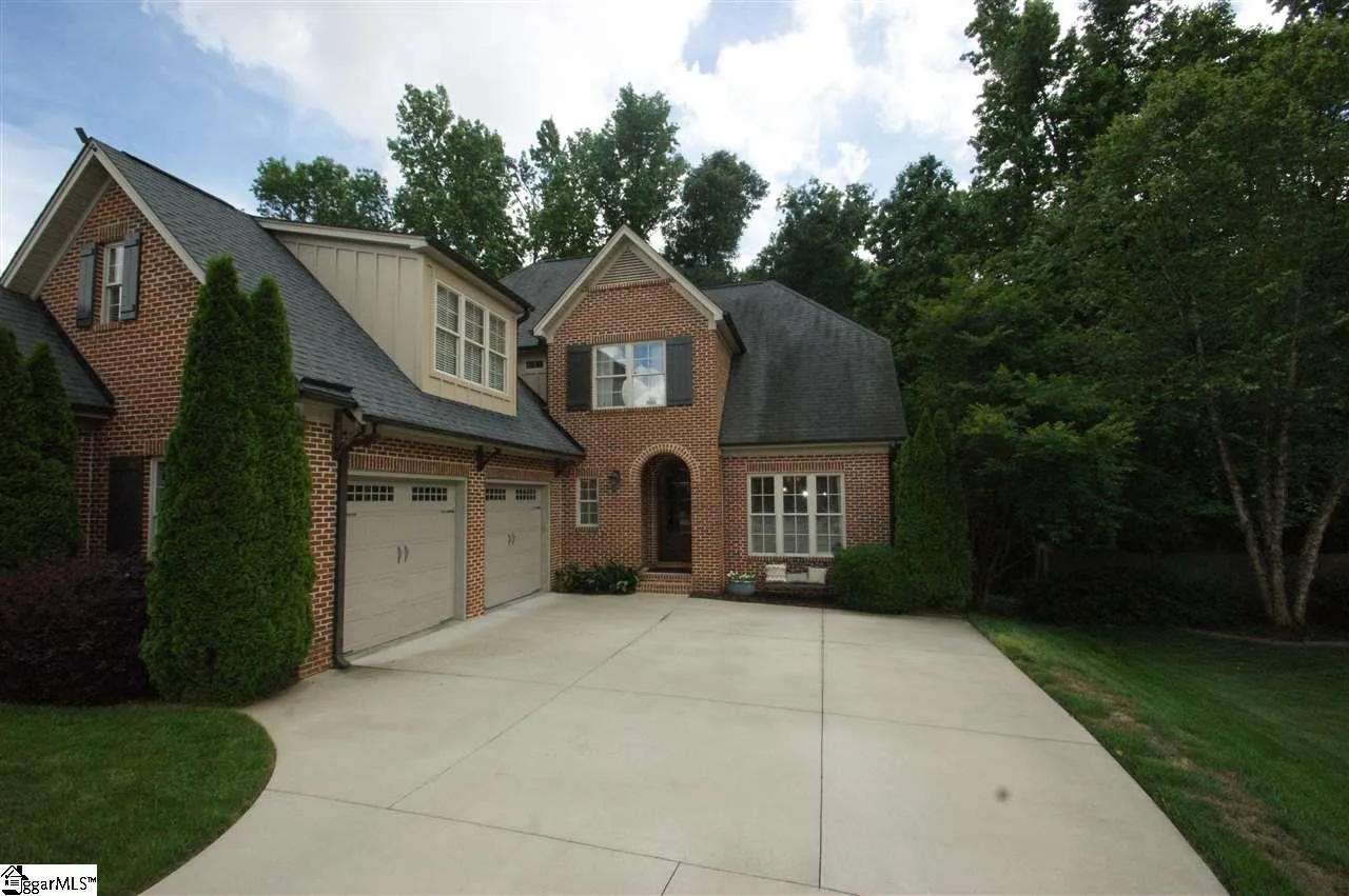 Property image 2 at 211 Bouchillion Drive, Greenville, SC 29615