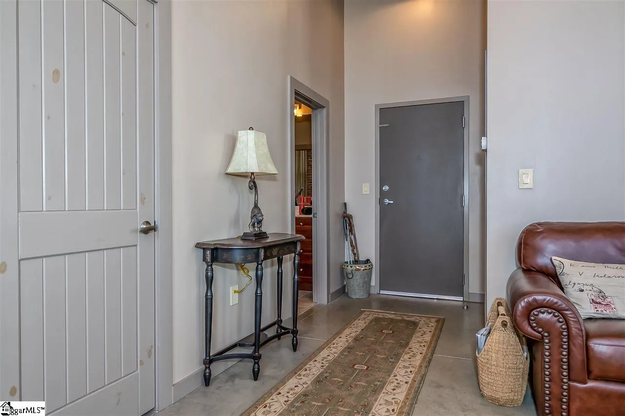 Property image 2 at 400 Mills Avenue, Greenville, SC 29605