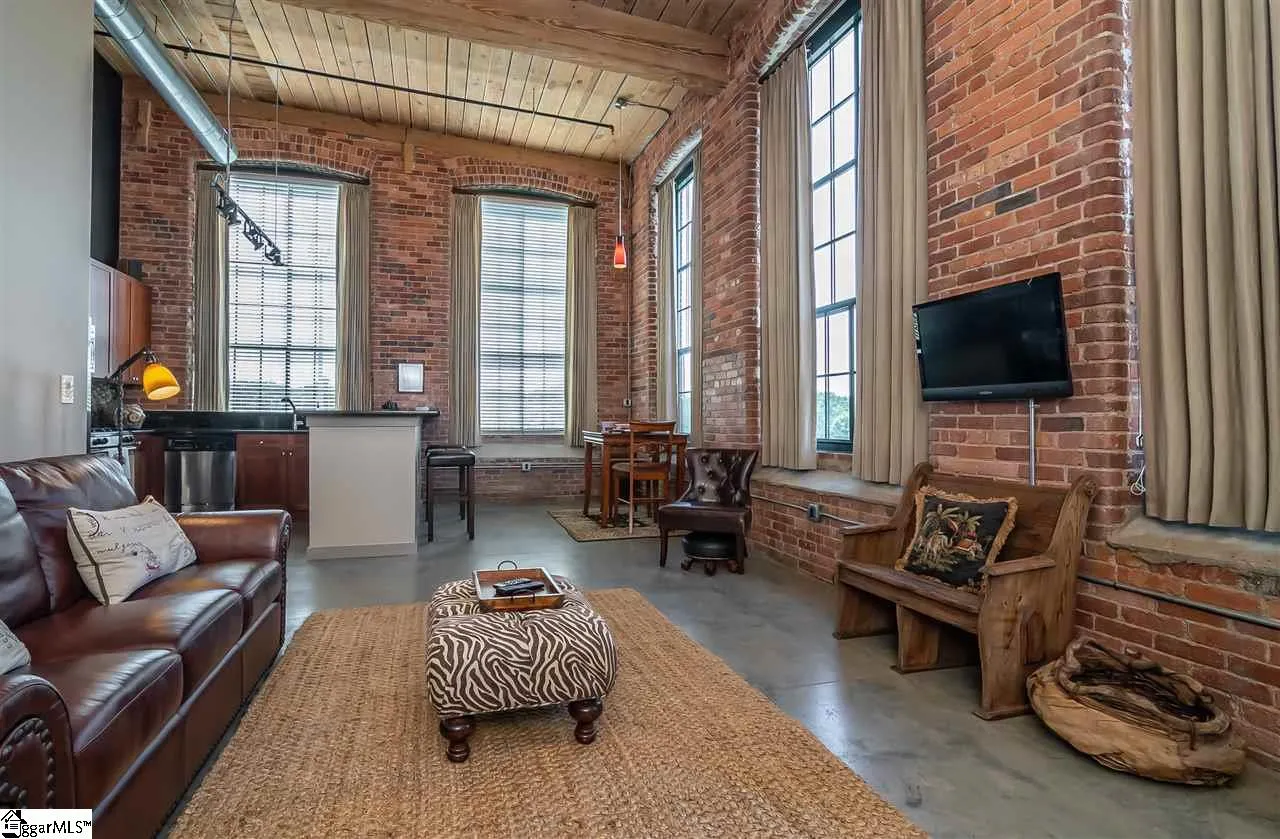 Property image 3 at 400 Mills Avenue, Greenville, SC 29605