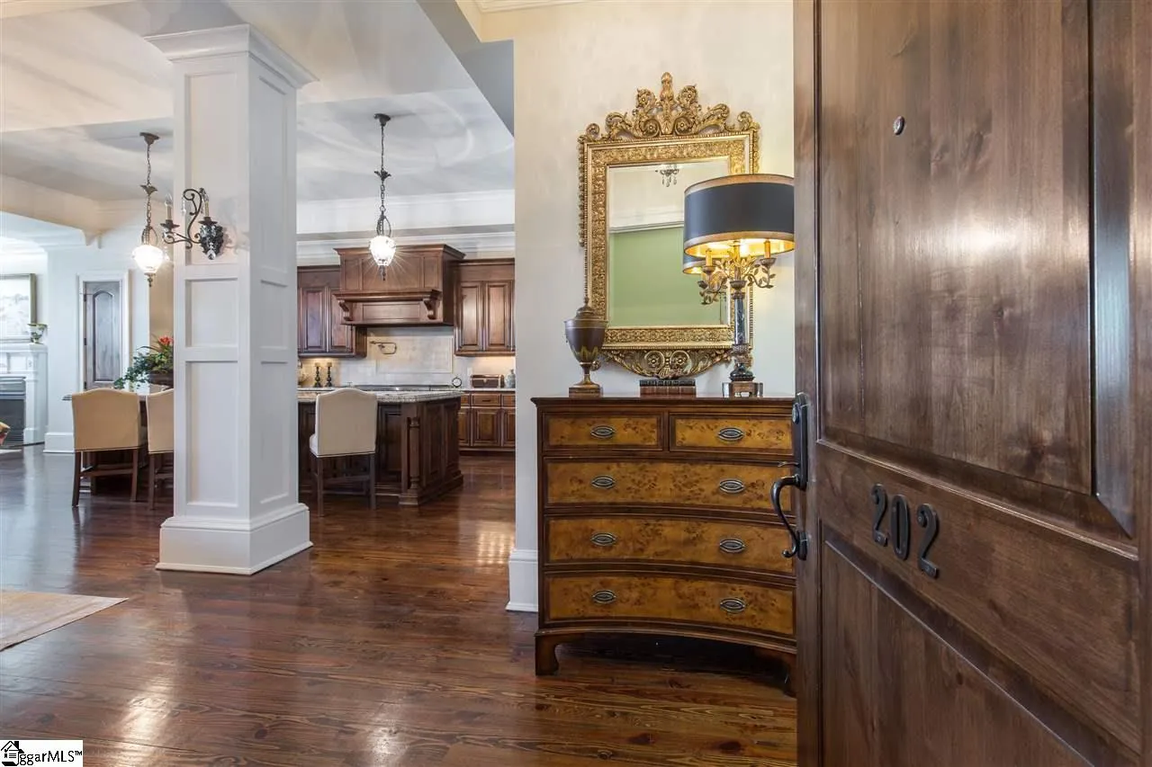 Property image 2 at 18 S Main Street, Greenville, SC 29601