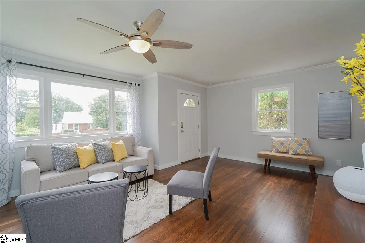 Property image 4 at 6 Pleasant Ridge Avenue, Greenville, SC 29605-2112