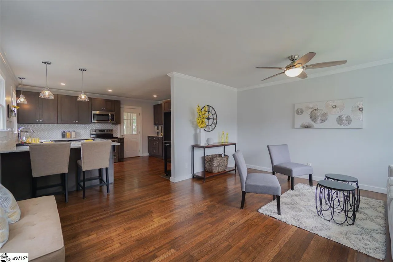 Property image 5 at 6 Pleasant Ridge Avenue, Greenville, SC 29605-2112