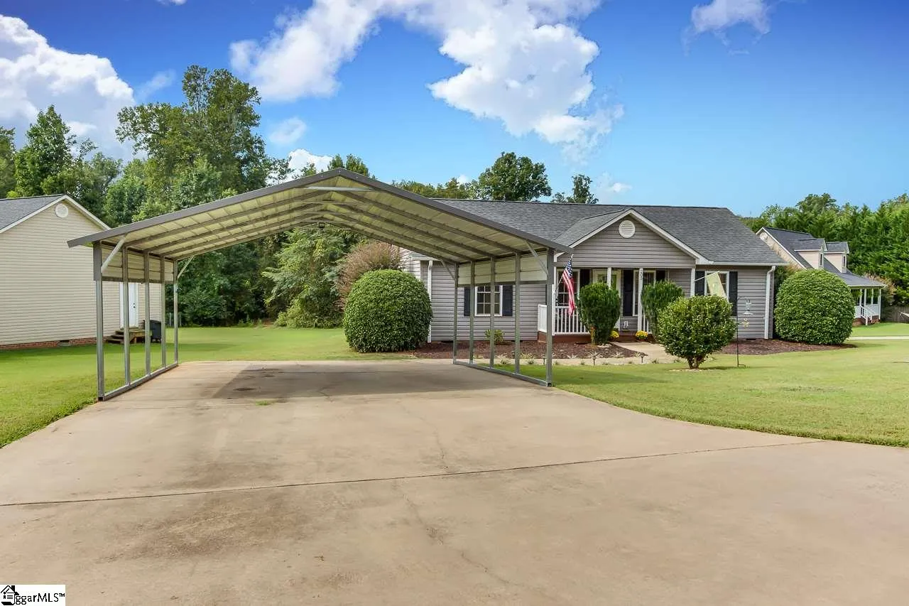 Property image 2 at 205 Timber Drive, Pickens, SC 29671
