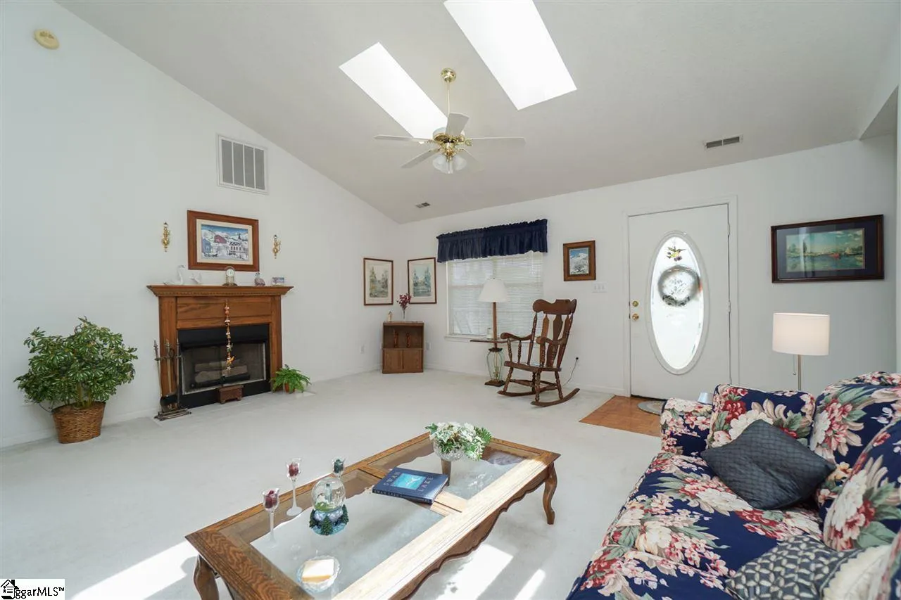 Property image 5 at 27 Duer Way, Greer, SC 29651