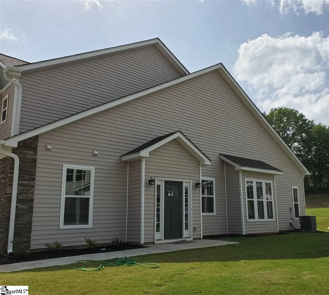 Property image 2 at 31 Creekhaven Lane, Taylors, SC 29687