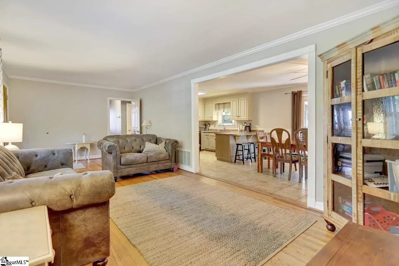Property image 4 at 14 Sedgefield Drive, Greenville, SC 29615