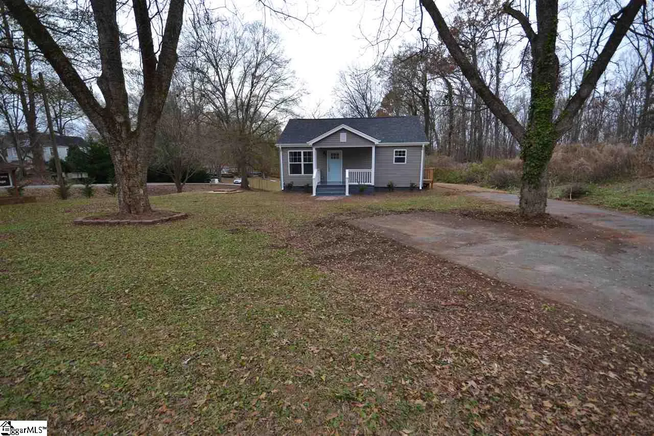Property image 2 at 107 Woodland Drive, Greenville, SC 29617
