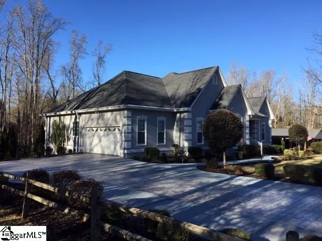 Property image 2 at 302 Sweetgum Street, Laurens, SC 29360