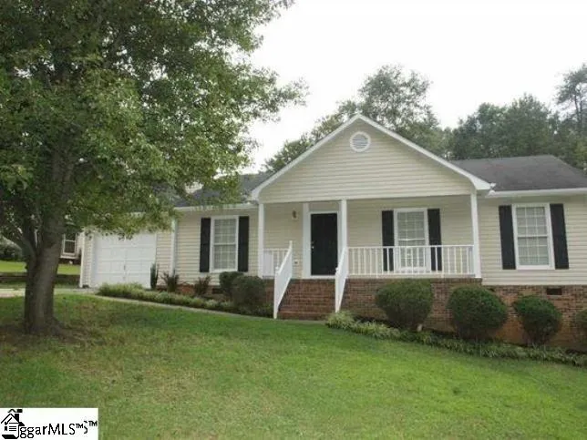 Property image 1 at 6 Chinaberry Lane, Simpsonville, SC 29681
