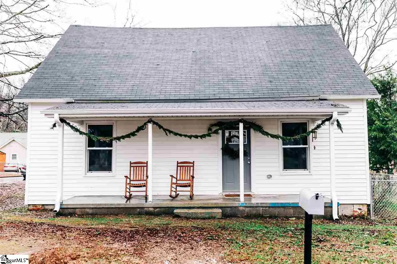 Property image 1 at 11 Geer Street, Greer, SC 29650