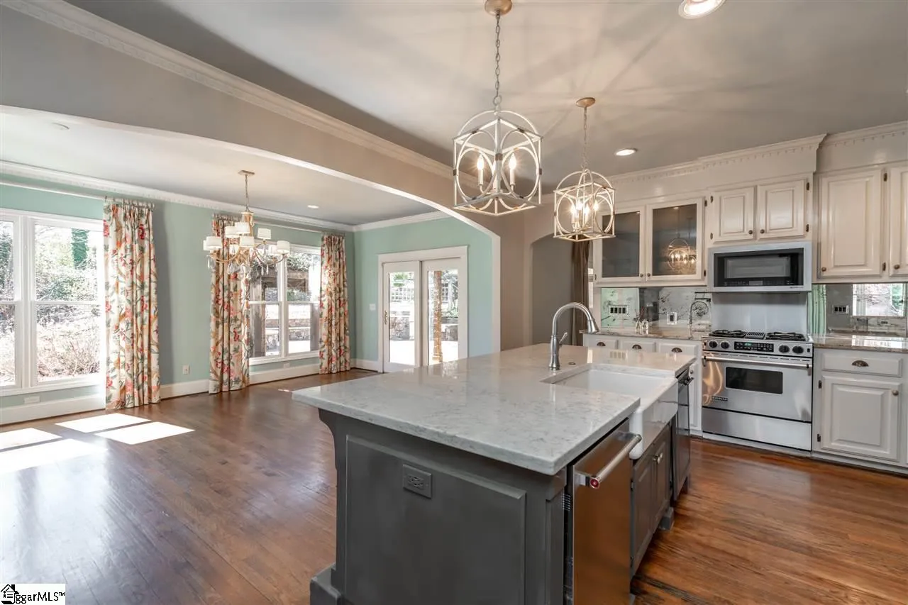 Property image 4 at 12 Club Forest Lane, Greenville, SC 29605