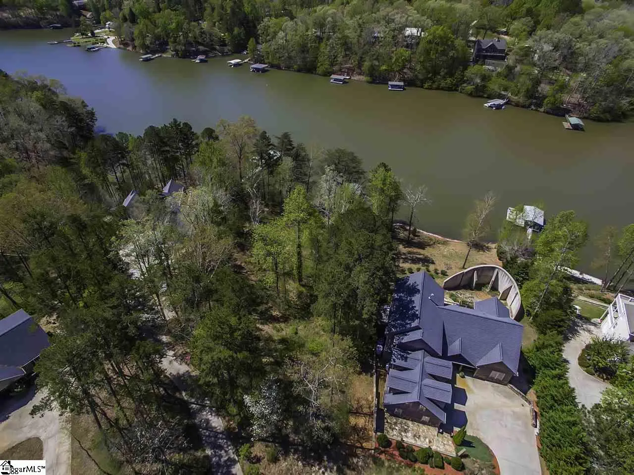 Property image 1 at 135 W Waters Edge Drive, West Union, SC 29696