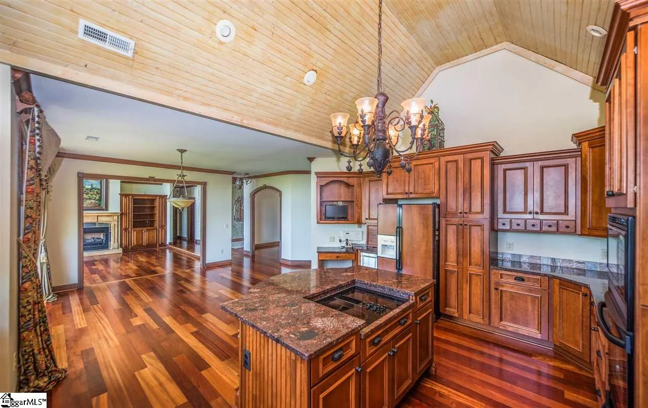 Property image 2 at 1253 Altamont Road, Greenville, SC 29609