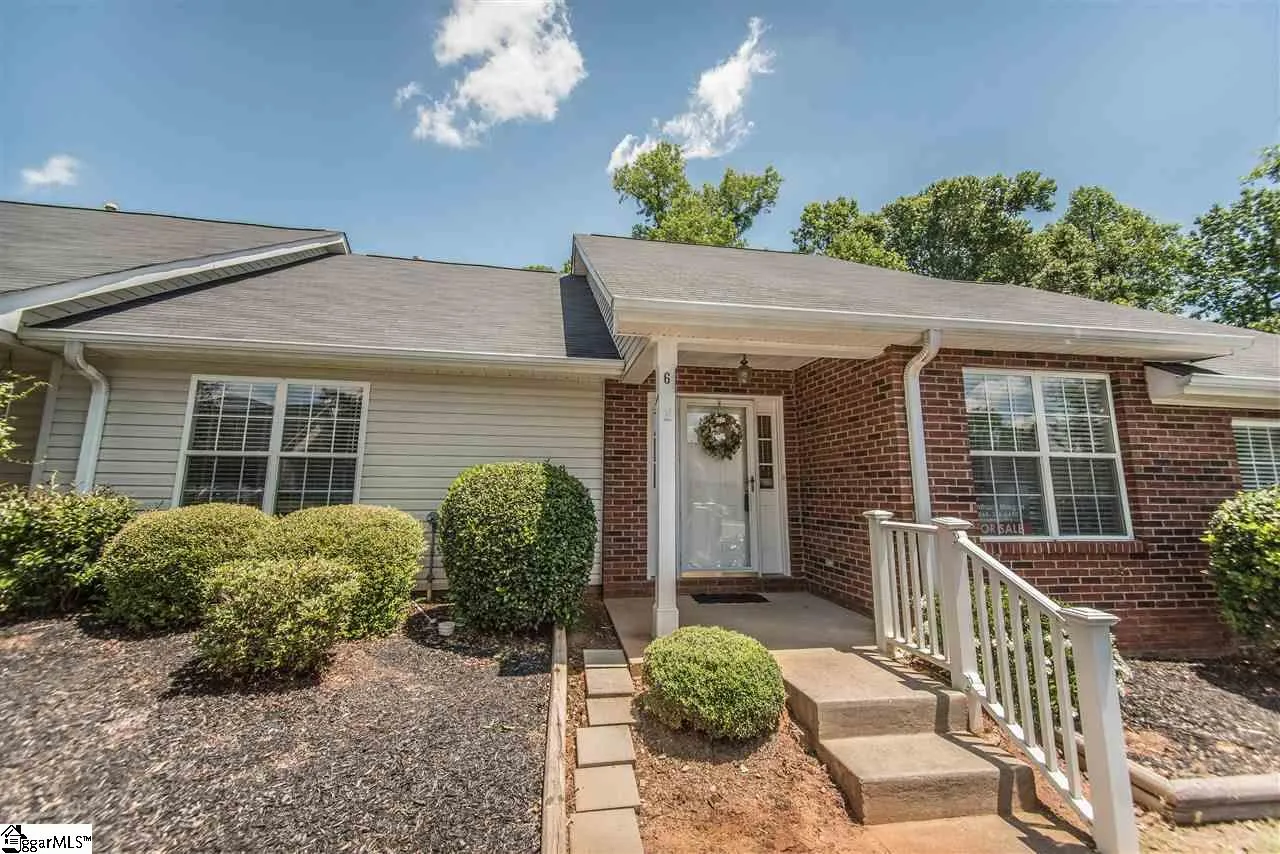 Property image 1 at 6 Creekbend Court, Simpsonville, SC 29681