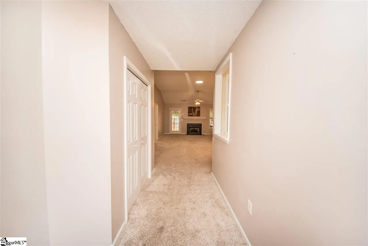 Property image 4 at 6 Creekbend Court, Simpsonville, SC 29681