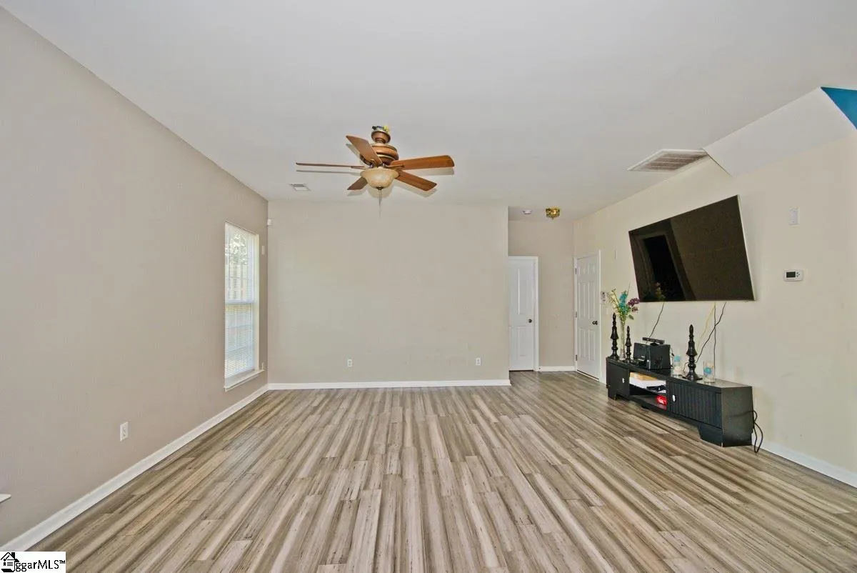 Property image 4 at 102 Welsford Court, Simpsonville, SC 29681