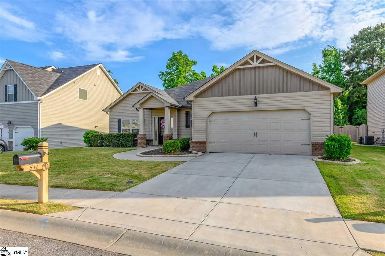 Property image 3 at 541 W Holloway Drive, Reidville, SC 29375