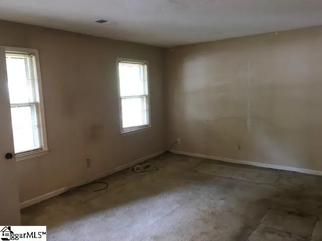 Property image 2 at 20 Oakwood Drive, Greenville, SC 29609