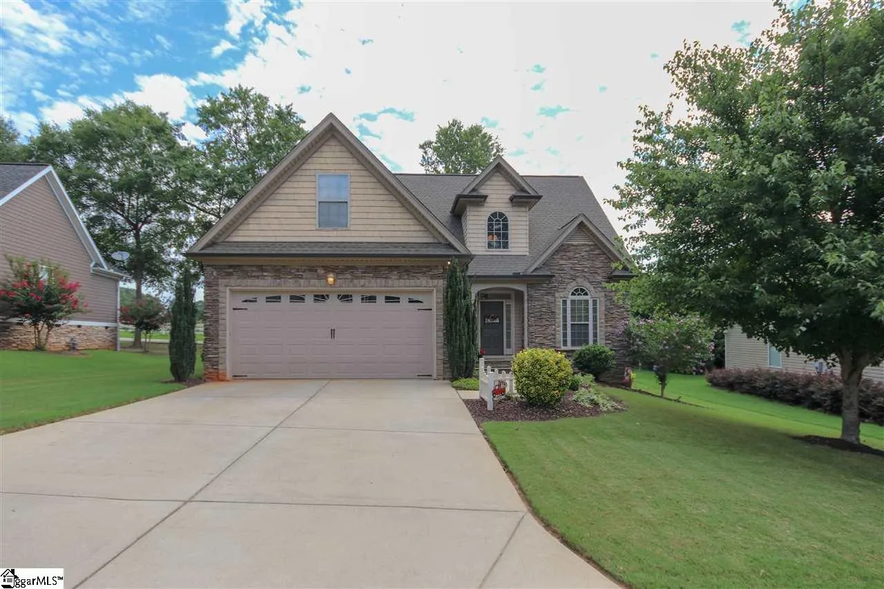 Property image 1 at 6 MANORWOOD Court, Simpsonville, SC 29681