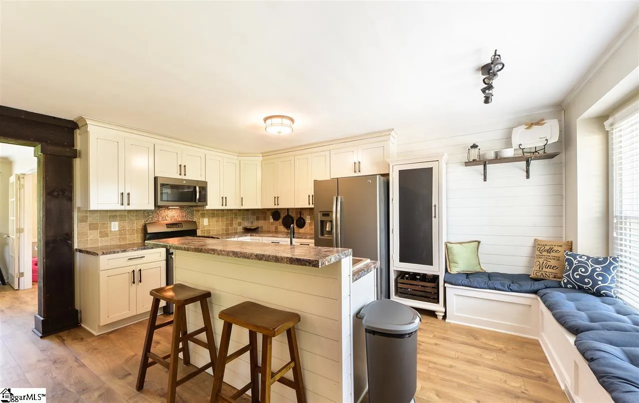 Property image 3 at 816 Butler Springs Road, Greenville, SC 29615